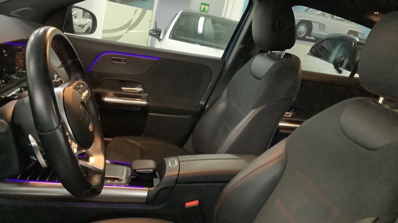 mercedes-eqa-250-amg-line-imagen-6