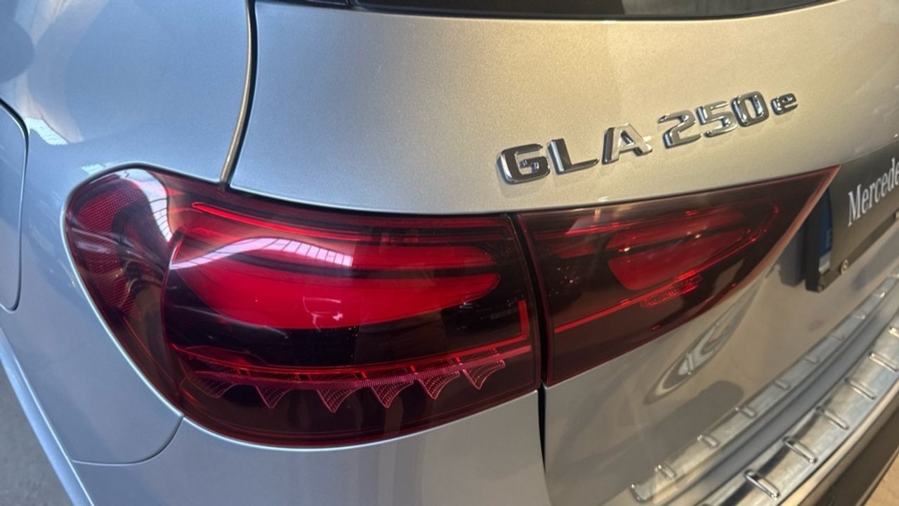 mercedes-benz-gla-250-e-con-tecnologia-hibrida-eq-imagen-22