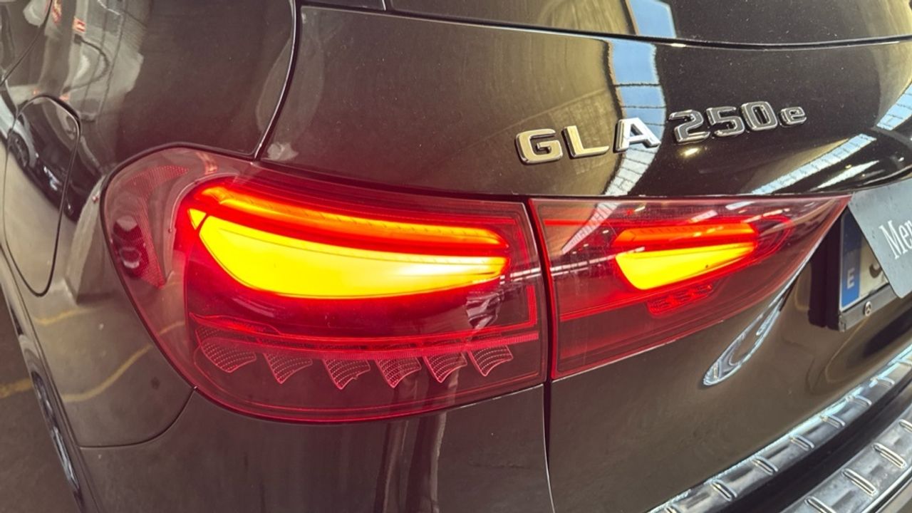 mercedes-benz-gla-250-e-con-tecnologia-hibrida-eq-imagen-23