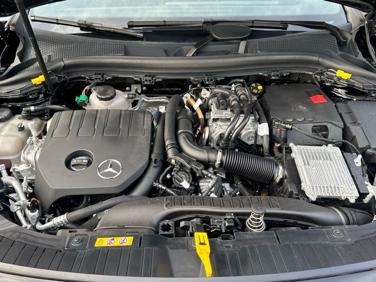mercedes-benz-gla-250-e-con-tecnologia-hibrida-eq-imagen-16