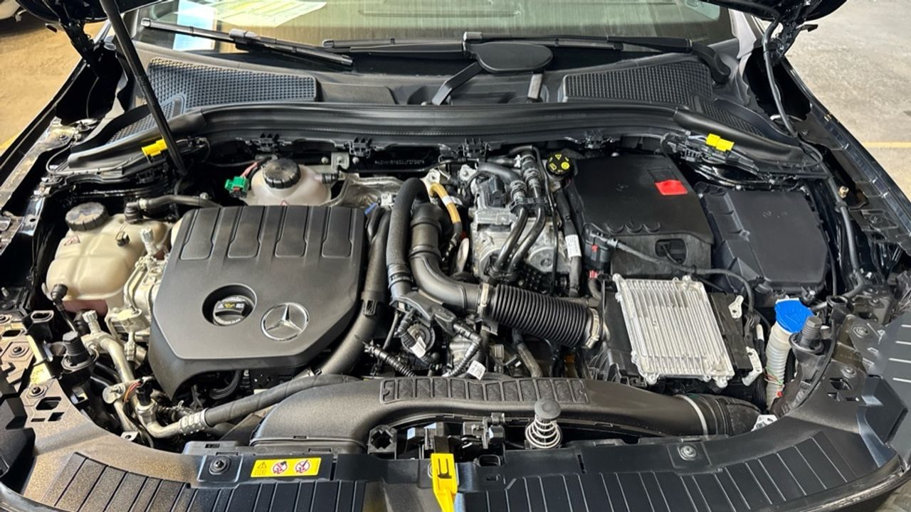 mercedes-benz-gla-250-e-amg-line-imagen-15