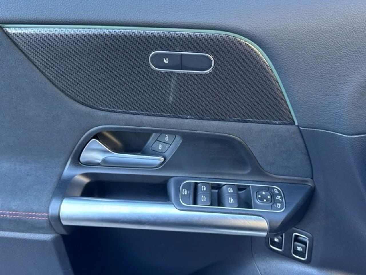 mercedes-benz-gla-250-e-con-tecnologia-hibrida-eq-imagen-5