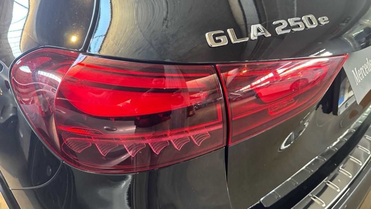 mercedes-benz-gla-250-e-con-tecnologia-hibrida-eq-imagen-23