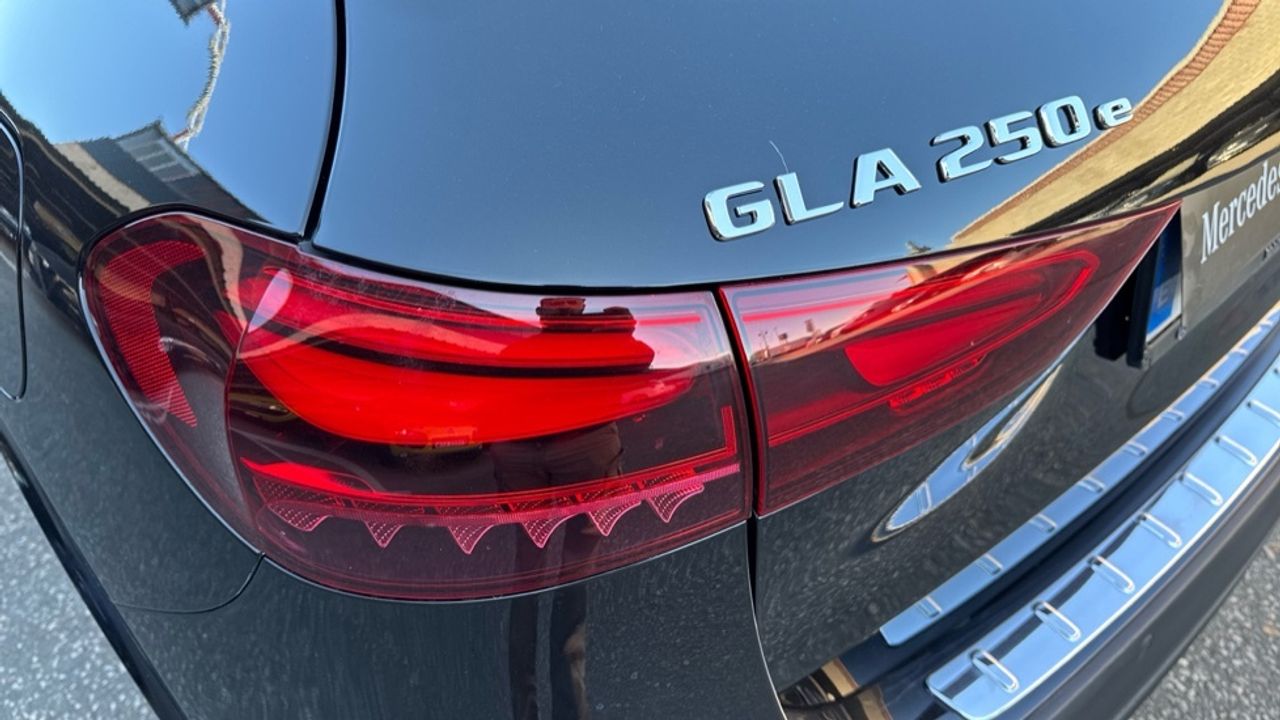 mercedes-benz-gla-250-e-con-tecnologia-hibrida-eq-imagen-23