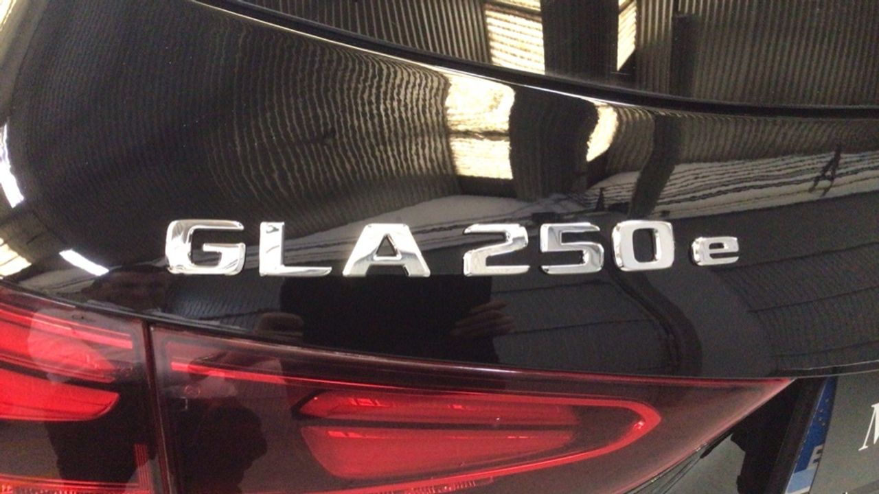 mercedes-benz-gla-250-e-con-tecnologia-hibrida-eq-imagen-11