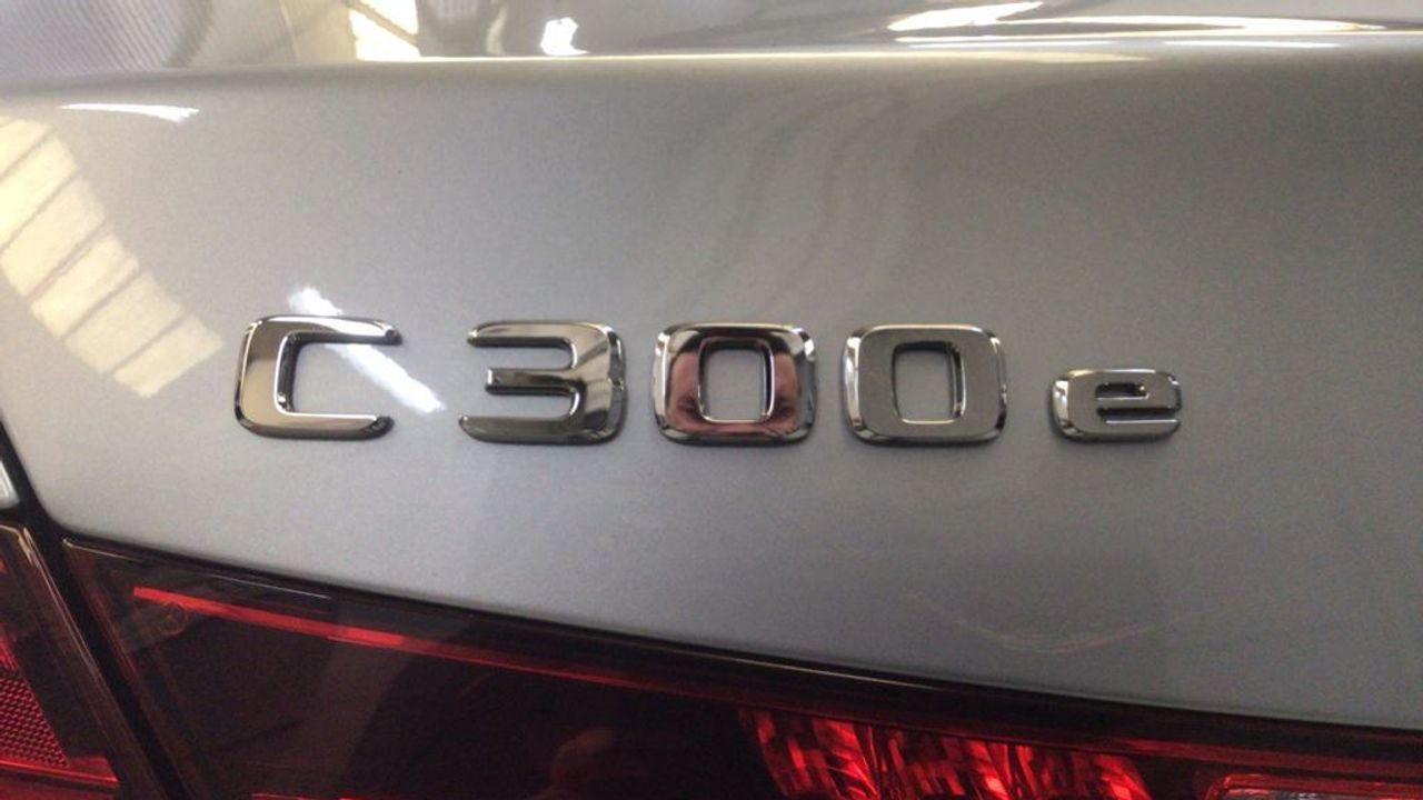 mercedes-clase-c-c-300-e-eq-berlina-imagen-11