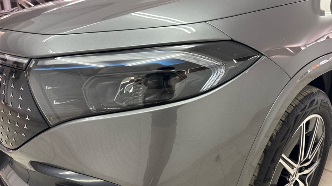 mercedes-eqa-300-4matic-imagen-13