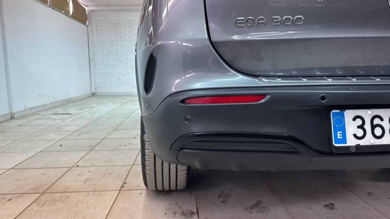 mercedes-eqa-300-4matic-imagen-11
