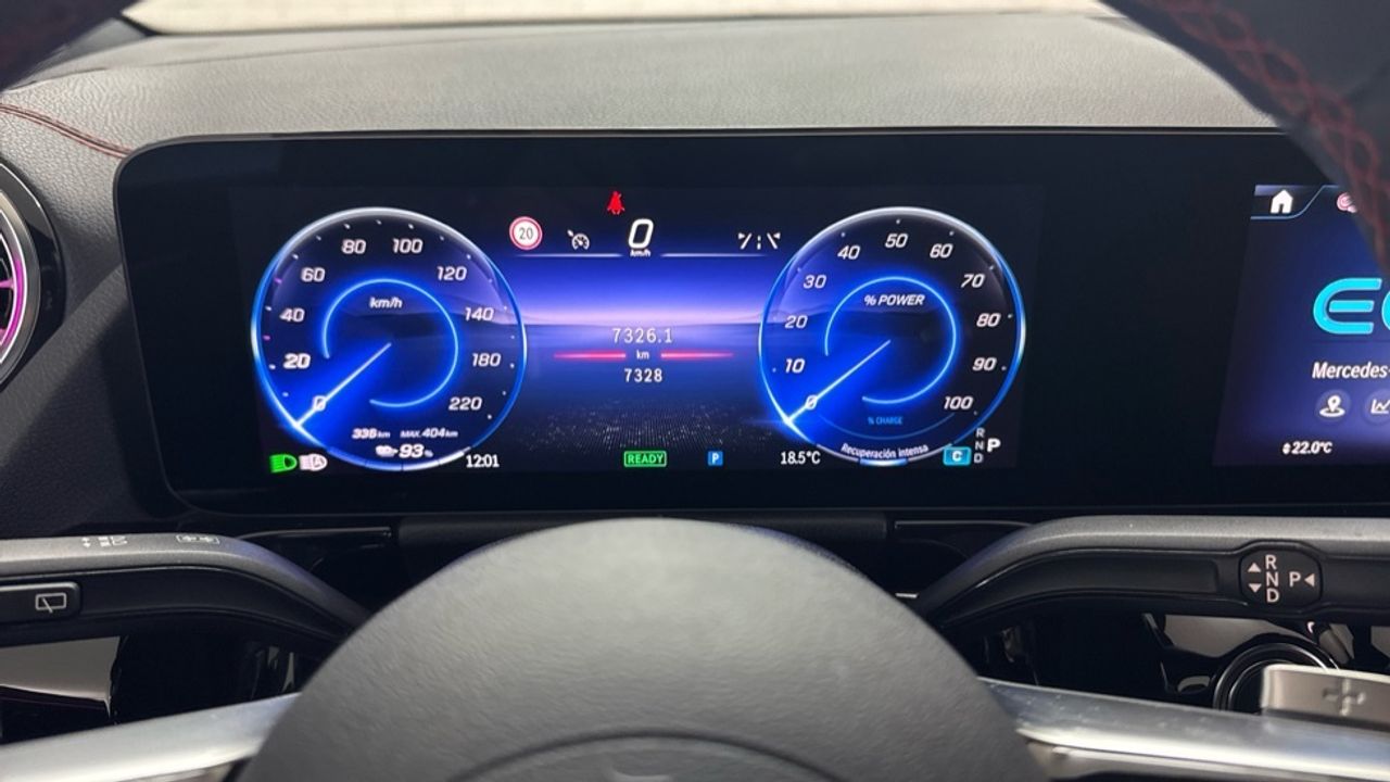mercedes-eqa-300-4matic-imagen-17