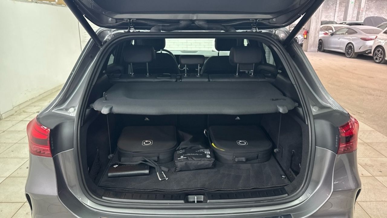 mercedes-eqa-300-4matic-imagen-12