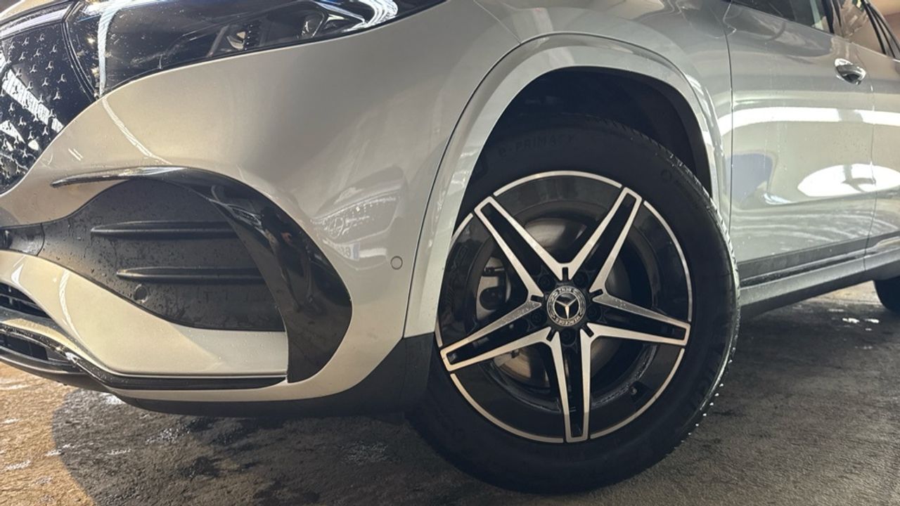 mercedes-eqa-250+-amg-night-edition-imagen-12