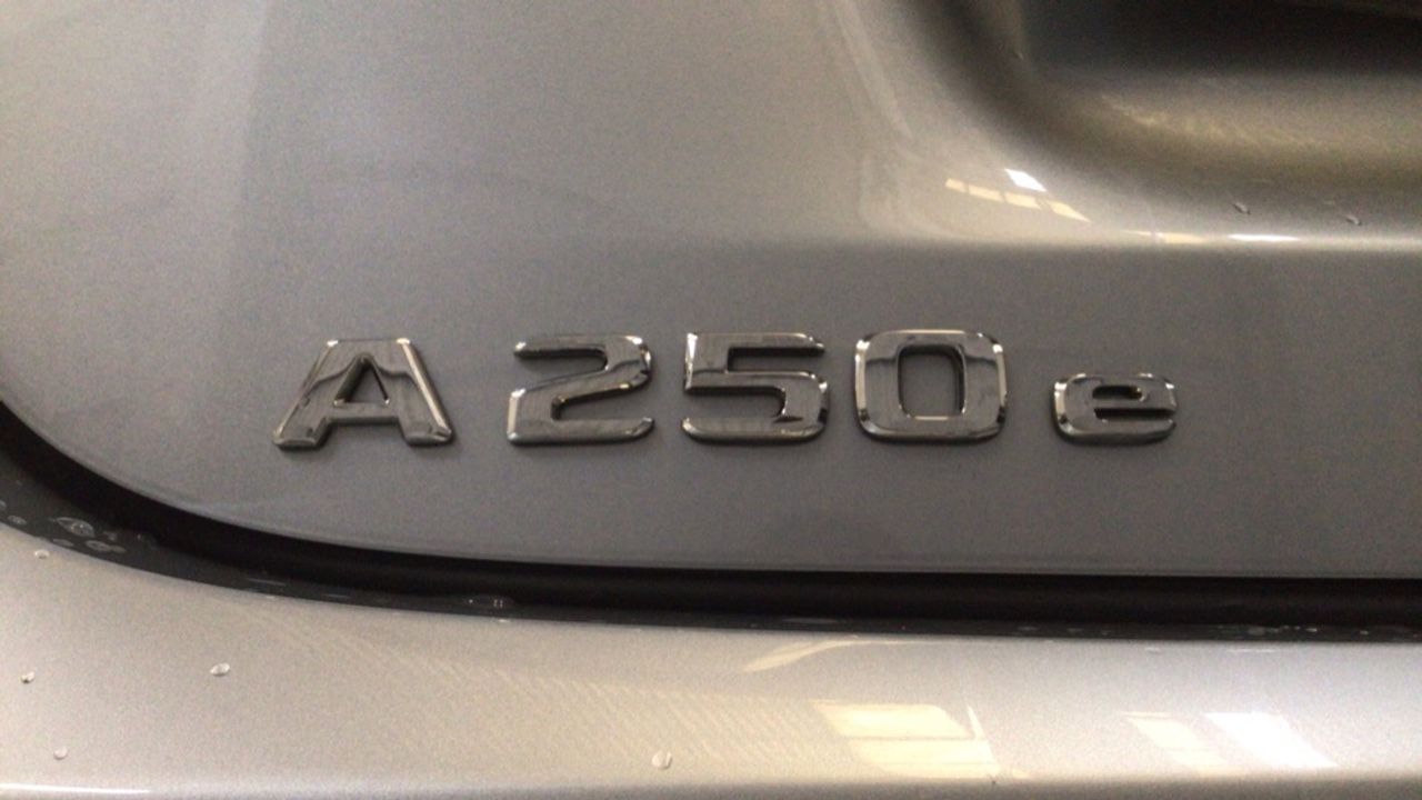mercedes-clase-a-a-250-e-con-tecnologia-hibrida-eq-imagen-11
