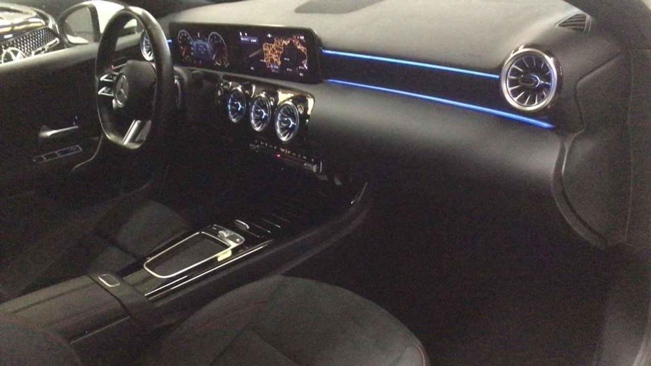 mercedes-clase-a-a-200-d-imagen-9