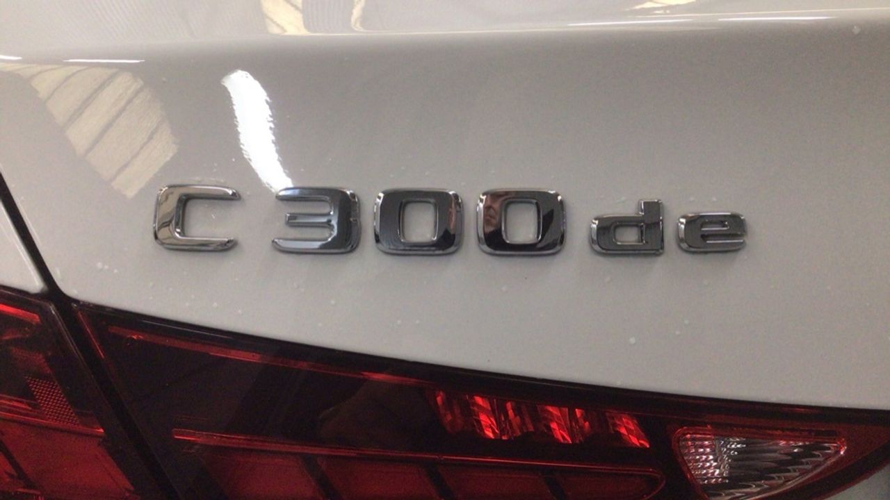 mercedes-clase-c-c-300-d-e-berlina-imagen-11