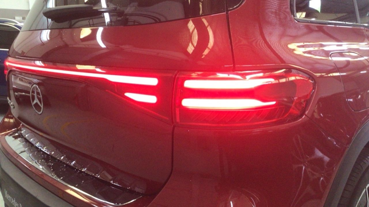 mercedes-eqb-250+-imagen-14