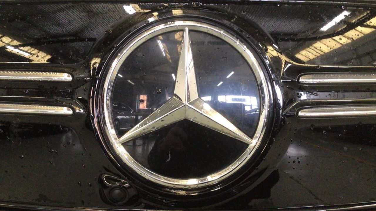 mercedes-eqb-300-4matic-amg-line-imagen-12