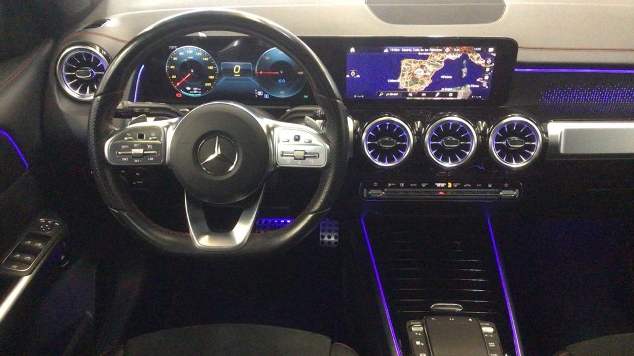 mercedes-eqb-300-4matic-amg-line-imagen-8