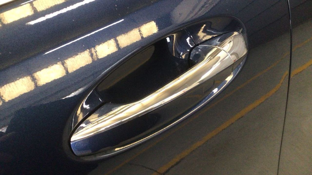 mercedes-eqb-300-4matic-amg-line-imagen-16