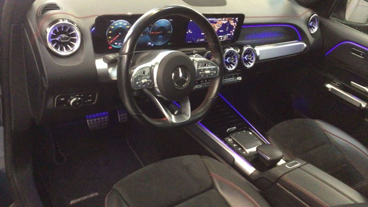 mercedes-eqb-300-4matic-amg-line-imagen-5