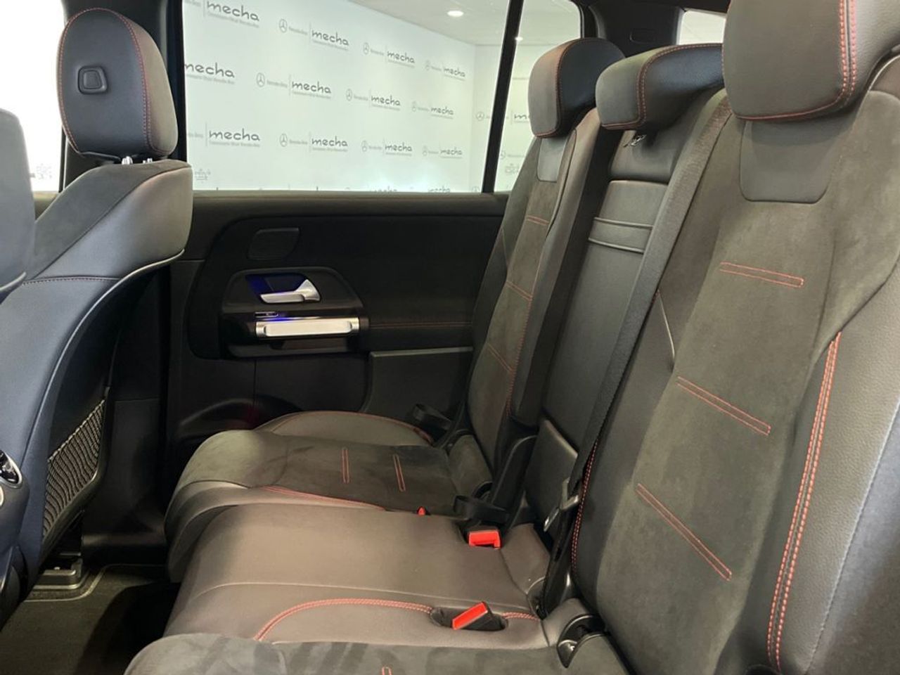 mercedes-eqb-300-4matic-amg-line-imagen-10