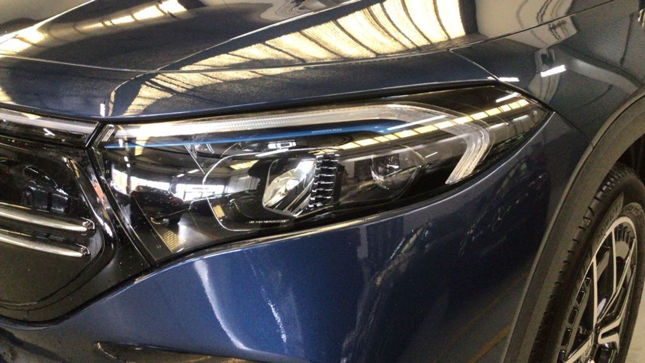 mercedes-eqb-300-4matic-amg-line-imagen-13