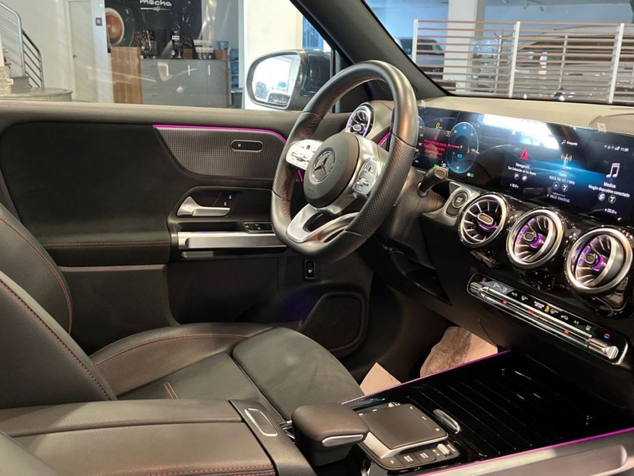 mercedes-eqb-300-4matic-amg-line-imagen-9