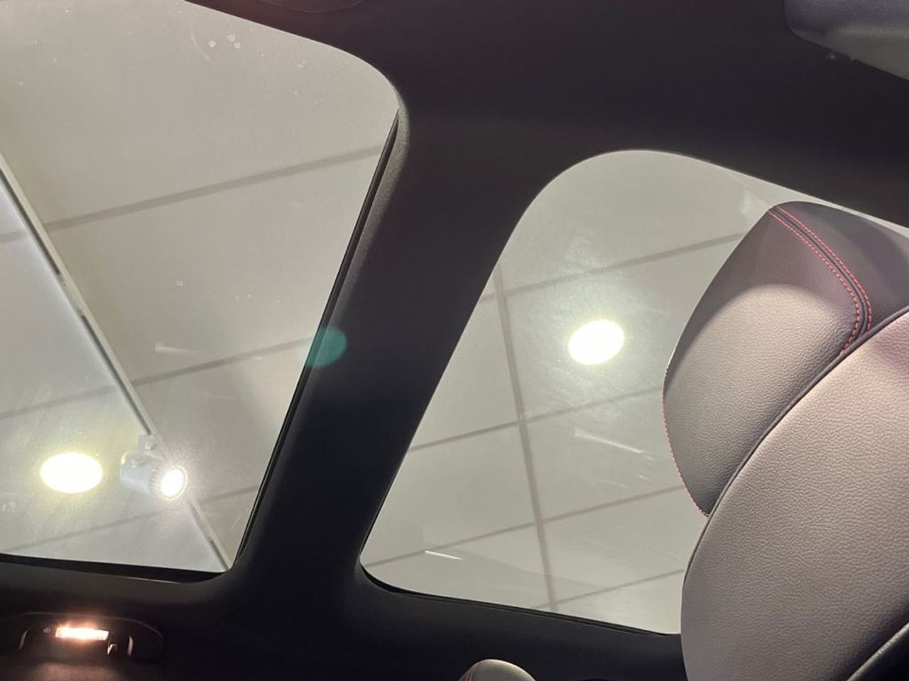 mercedes-eqb-300-4matic-amg-line-imagen-11