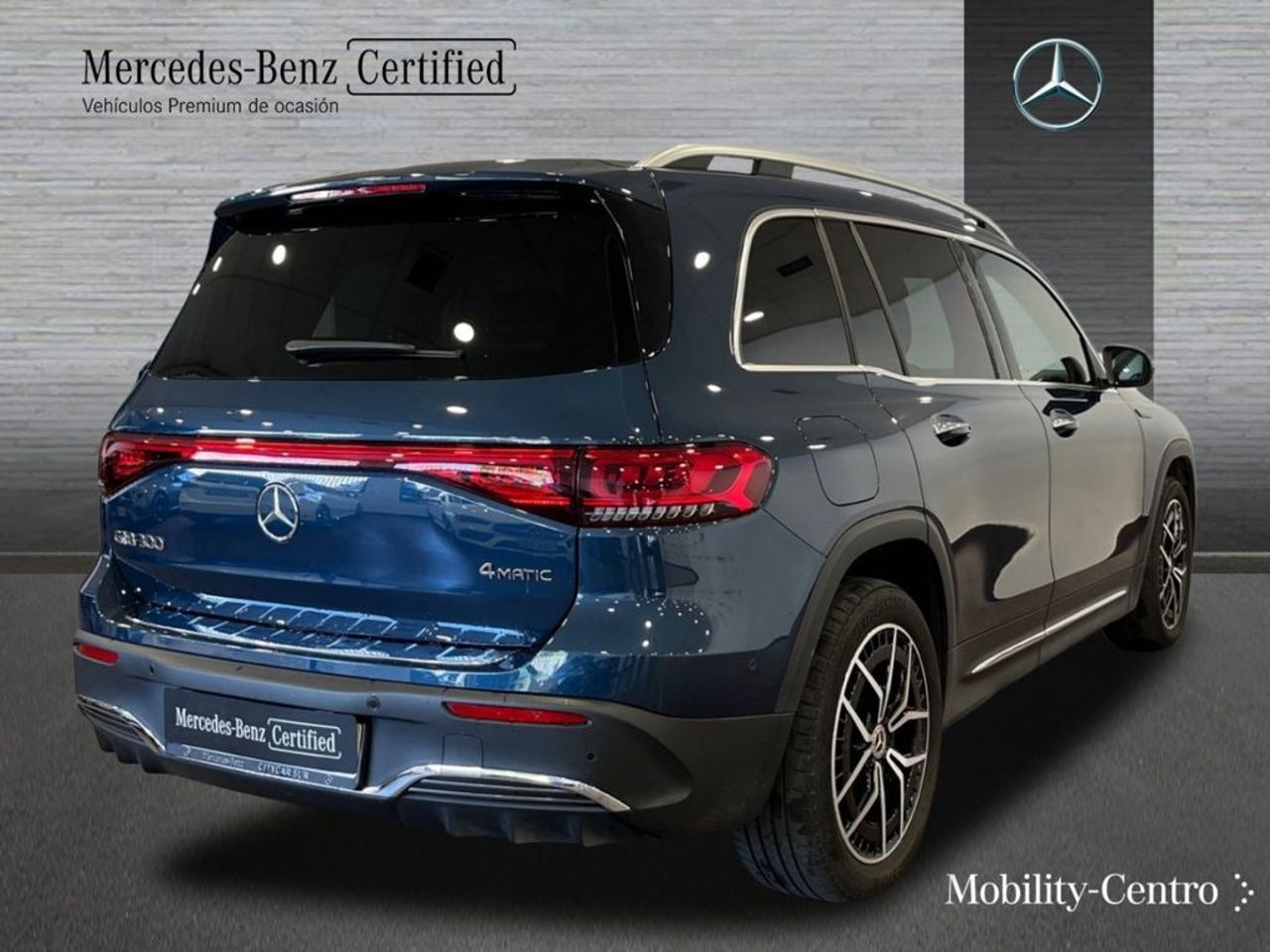 mercedes-eqb-300-4matic-amg-line-imagen-1