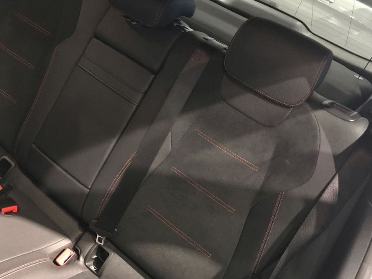 mercedes-eqa-250+-+-amg-line-imagen-10