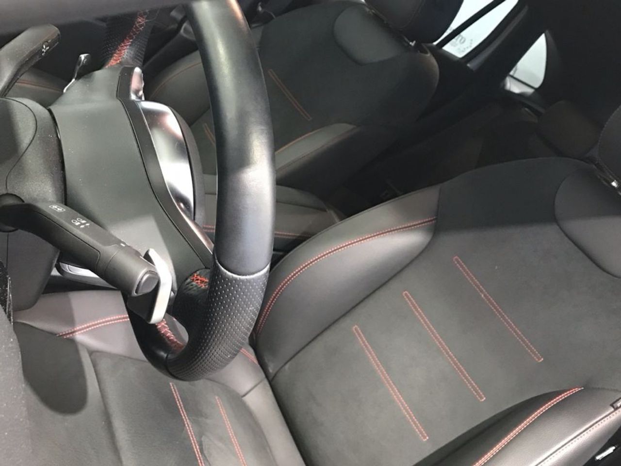 mercedes-eqa-250+-+-amg-line-imagen-6