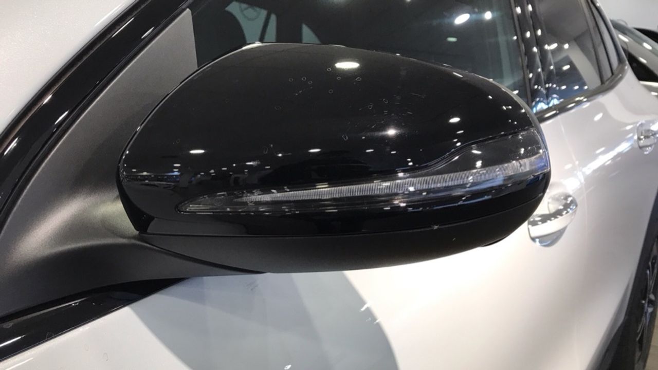 mercedes-eqa-250+-+-amg-line-imagen-16