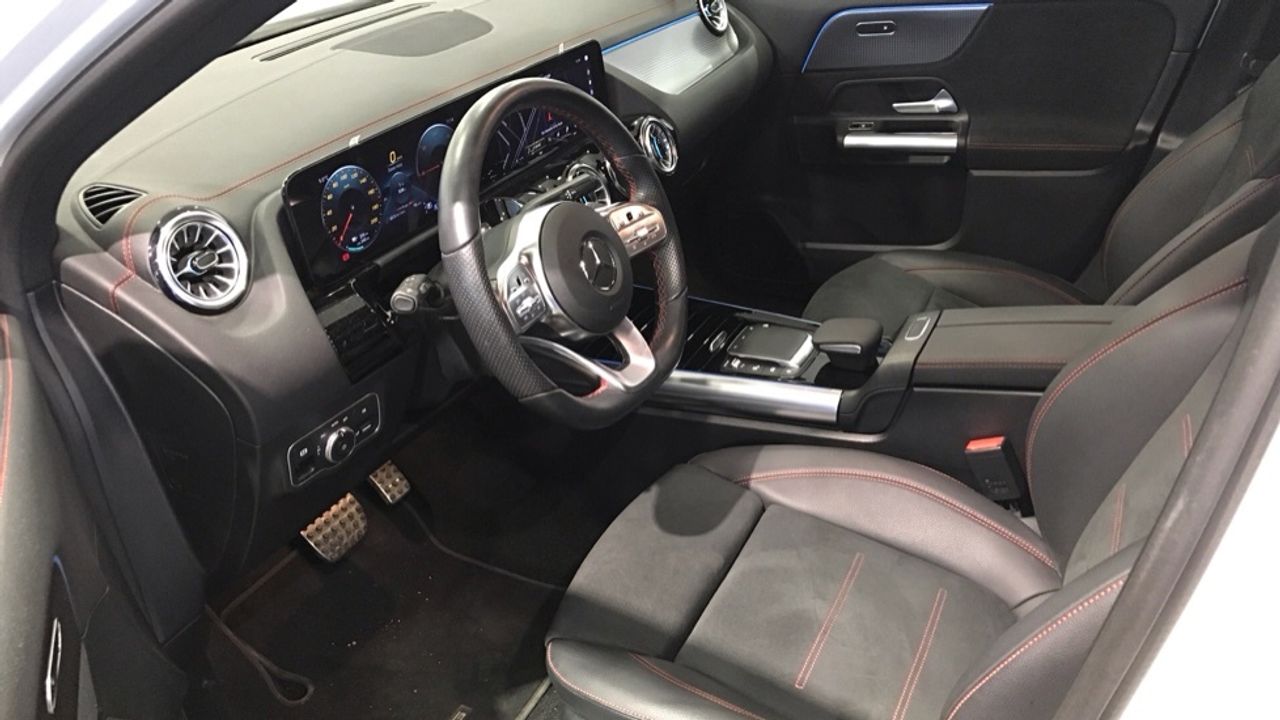 mercedes-eqa-250+-+-amg-line-imagen-5