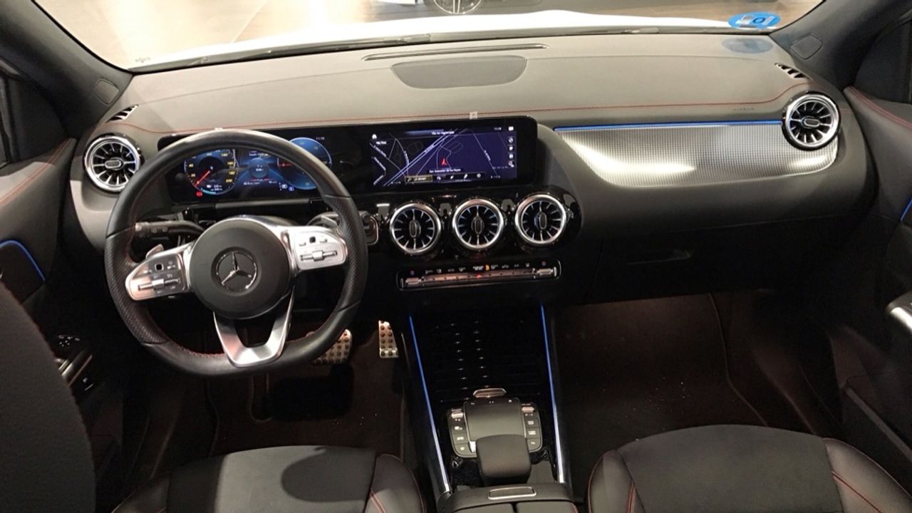mercedes-eqa-250+-+-amg-line-imagen-7