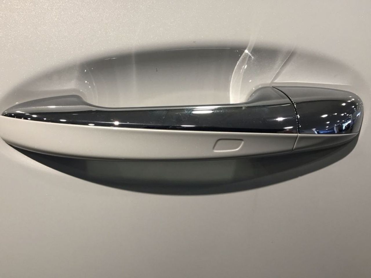 mercedes-eqa-250+-+-amg-line-imagen-15