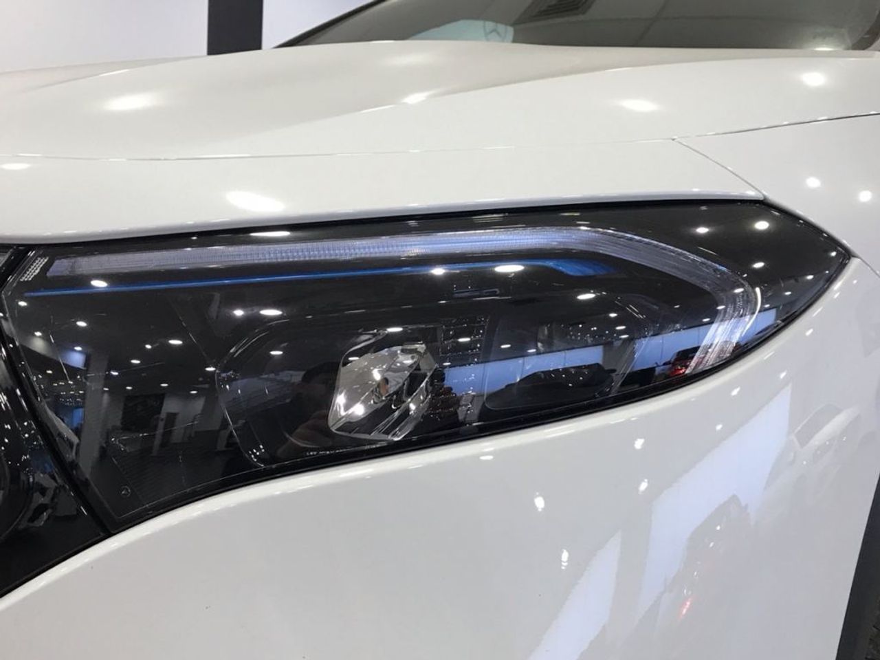 mercedes-eqa-250+-+-amg-line-imagen-14