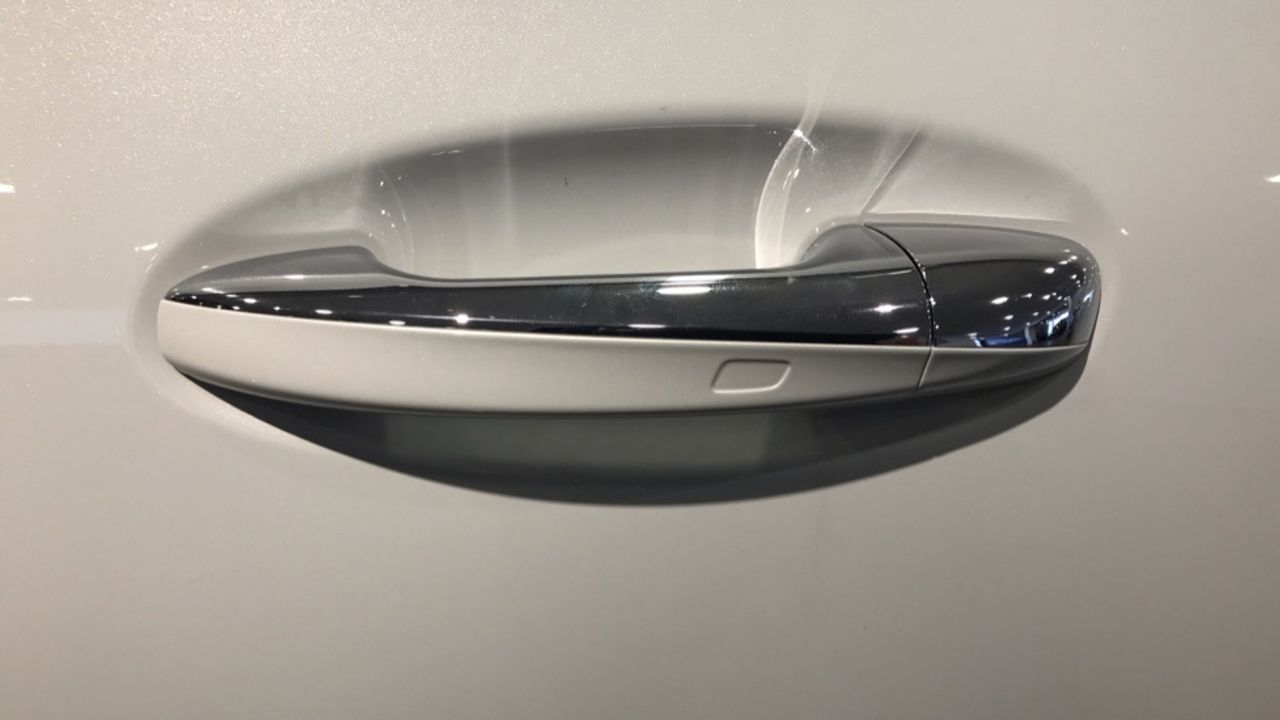 mercedes-eqa-250+-+-amg-line-imagen-15