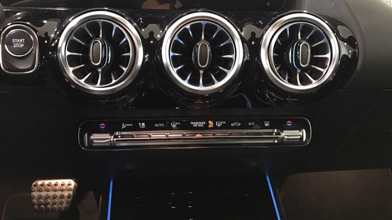 mercedes-eqa-250+-+-amg-line-imagen-20