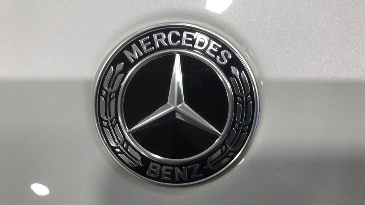 mercedes-eqa-250+-+-amg-line-imagen-11