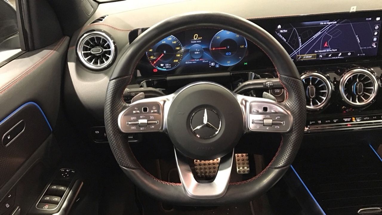 mercedes-eqa-250+-+-amg-line-imagen-8