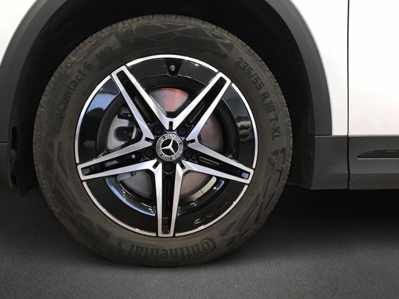 mercedes-eqa-250+-+-amg-line-imagen-4