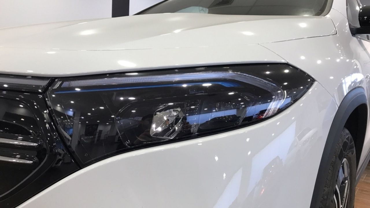 mercedes-eqa-250+-+-amg-line-imagen-14