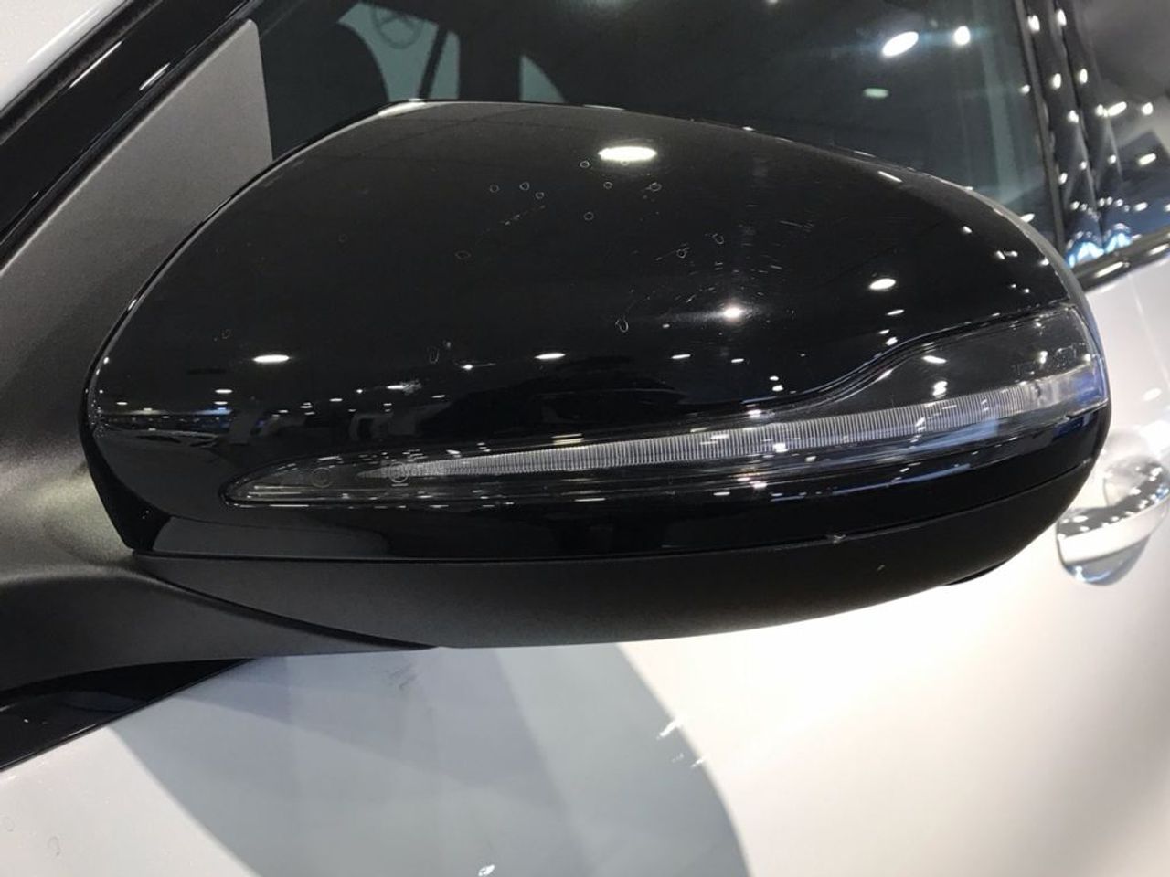 mercedes-eqa-250+-+-amg-line-imagen-16