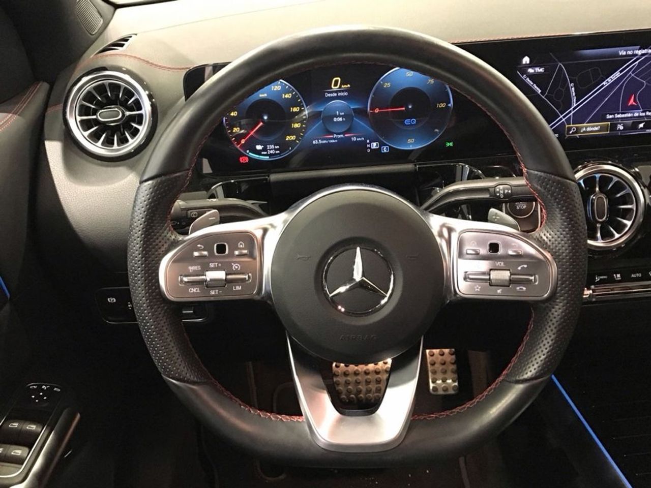 mercedes-eqa-250+-+-amg-line-imagen-8