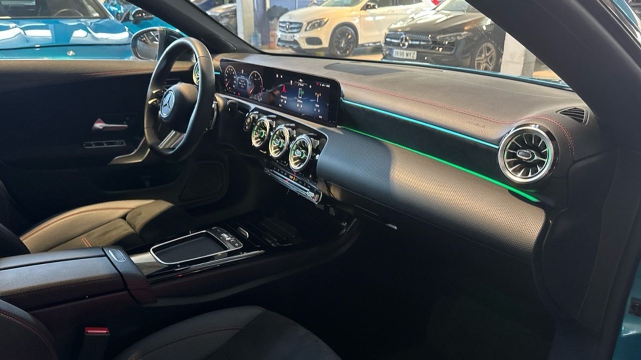 mercedes-clase-a-a-200-d-sedan-imagen-9
