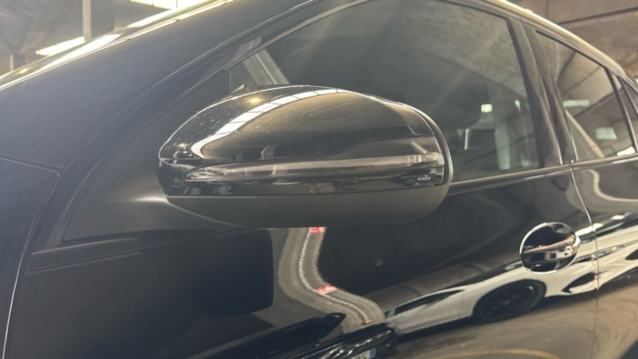 mercedes-eqa-250+-imagen-16