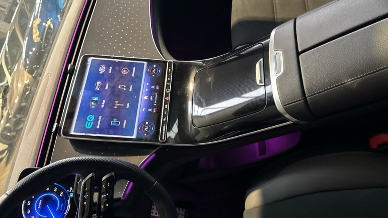 mercedes-eqe-300-amg-line-exterior-e-interior-imagen-21