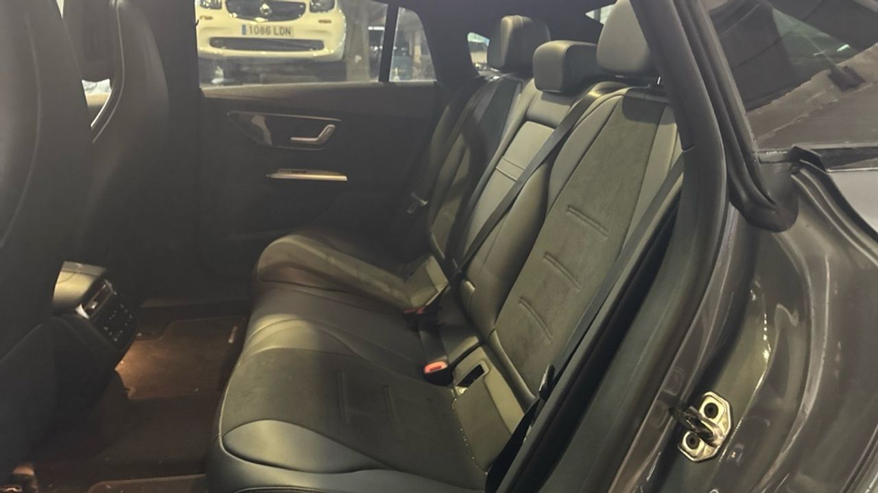 mercedes-eqe-300-amg-line-exterior-e-interior-imagen-10