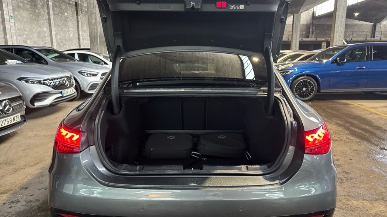 mercedes-eqe-300-amg-line-exterior-e-interior-imagen-13