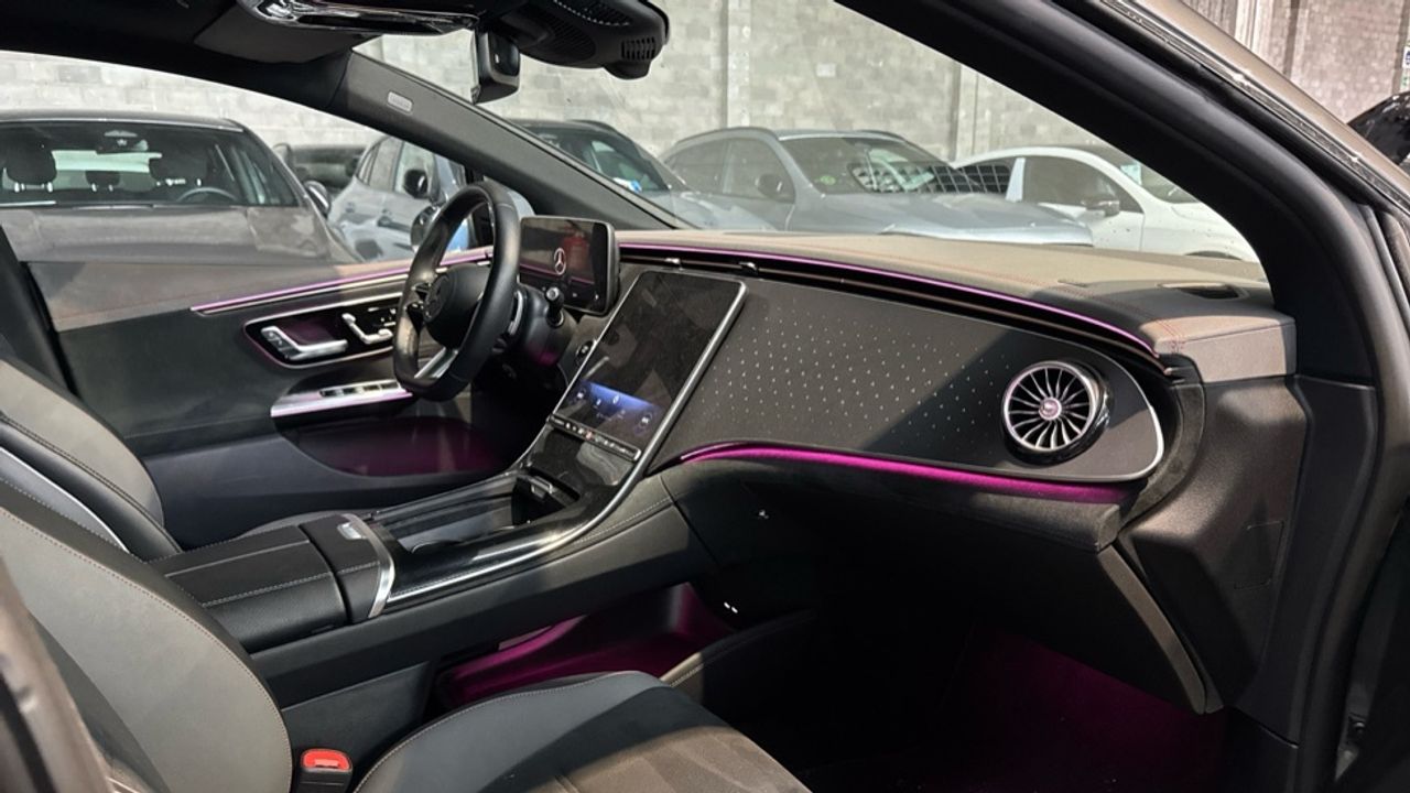 mercedes-eqe-300-amg-line-exterior-e-interior-imagen-9