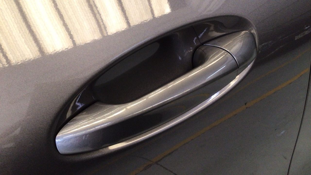 mercedes-eqa-250+-+-amg-line-imagen-16